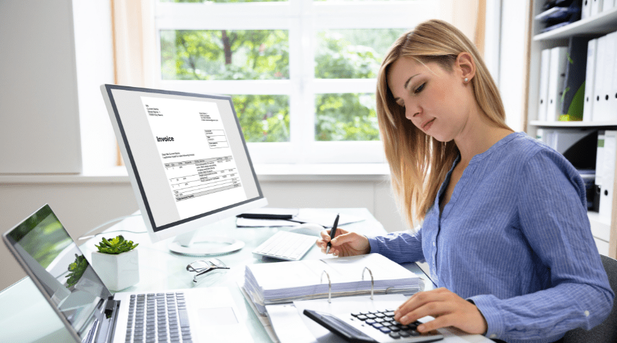 Business woman using Lavoie software solution