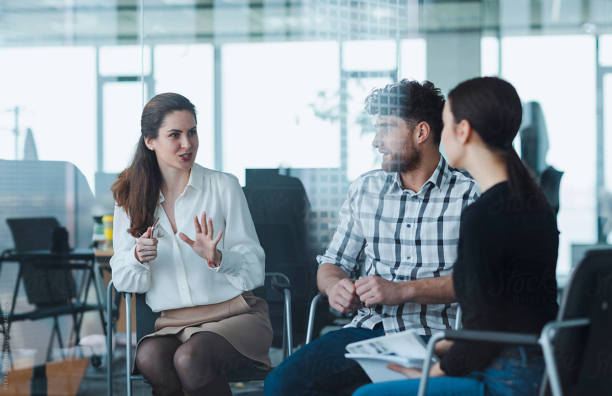 Couple receiving financial consulting