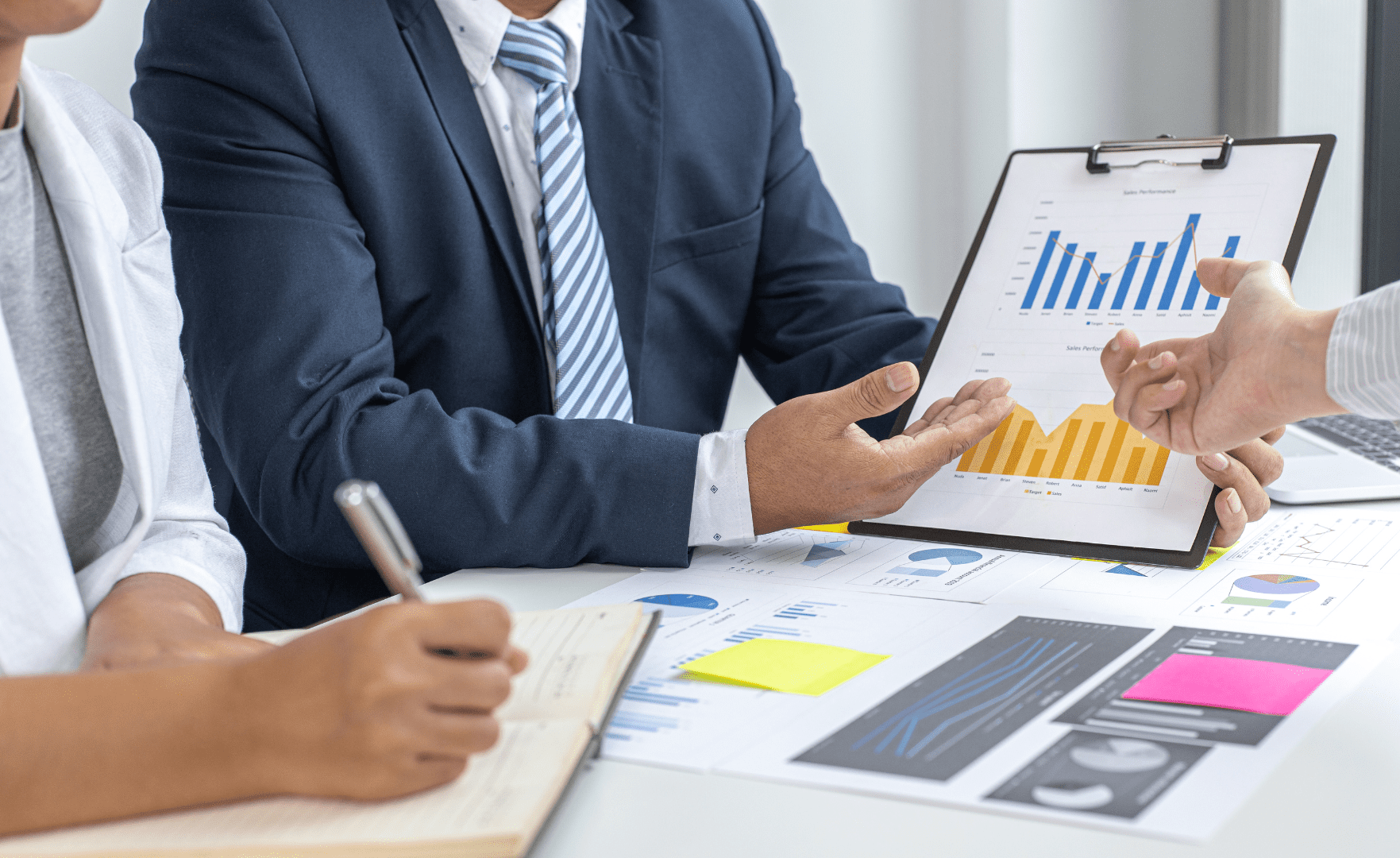 88 Couple receiving financial consulting